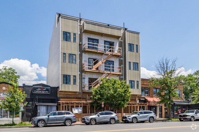 Foto principal - 4907 Georgia Ave NW