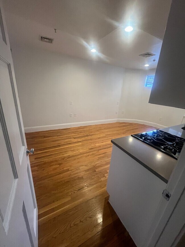 Photo - 10 Brainerd Rd