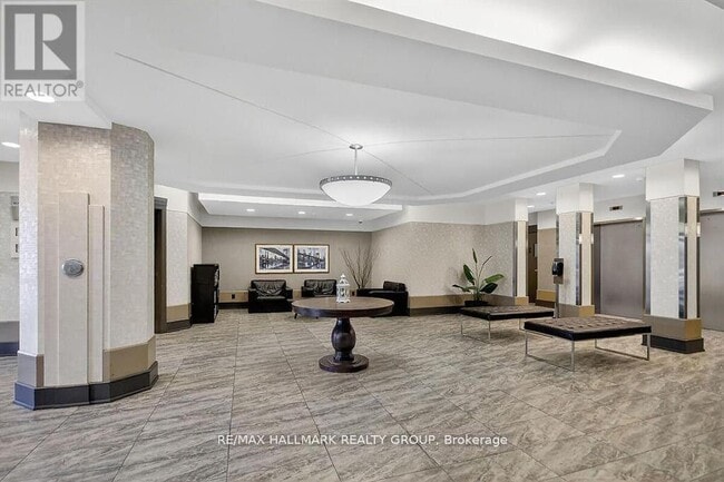 Photo - 310 Central Park Dr Unité 5G