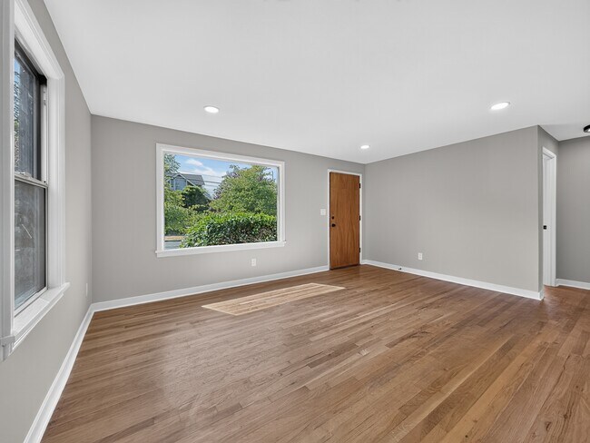 Photo - 7924 13th Ave SW