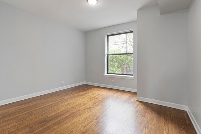 Photo - 7702 N Marshfield Ave Unidad 2