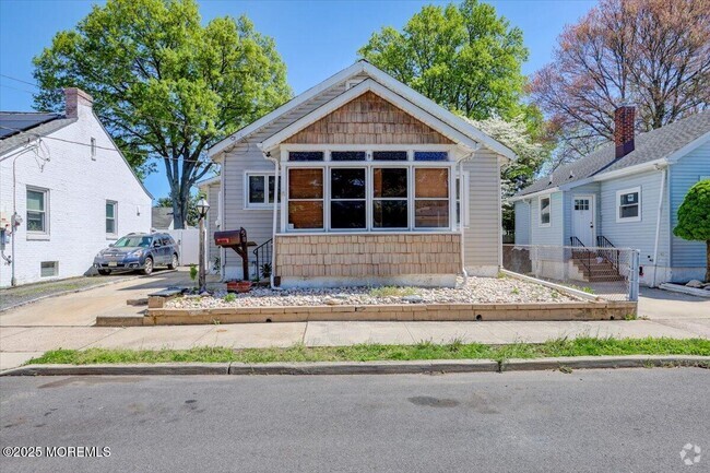 Building Photo - 58 Arbor Ave Rental