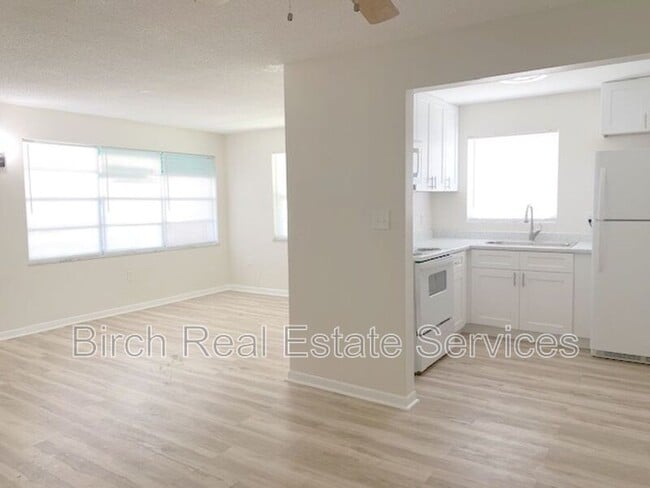Photo - 200 Waverly Way