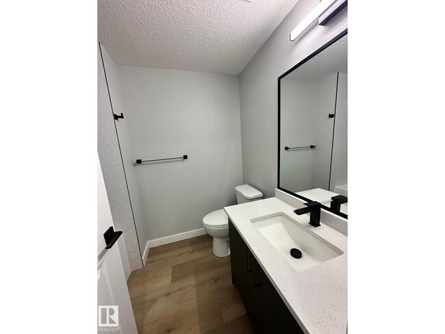 Photo - #BSMT 3922 40 AV