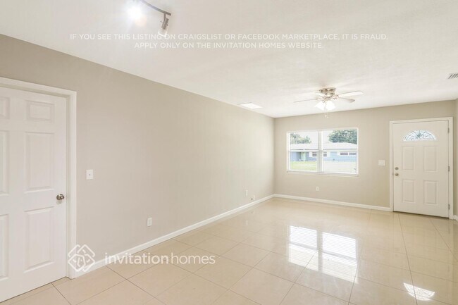 Photo - 1429 Regina Dr W