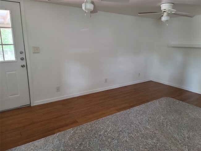 Photo - 410 N D Ave
