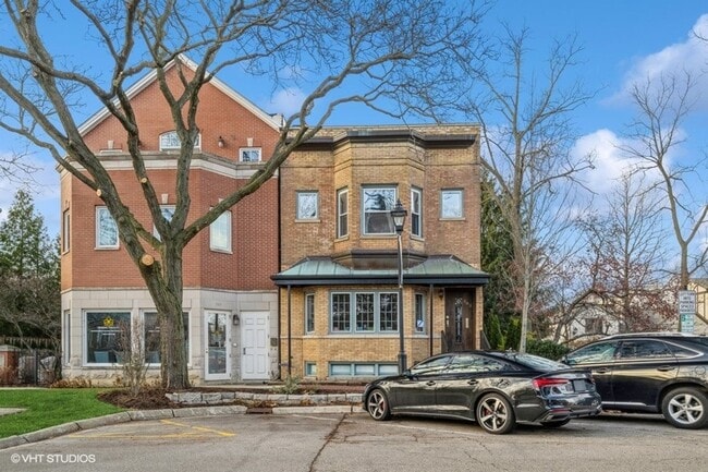 Building Photo - Park Avenue Unit Upstairs - #2
