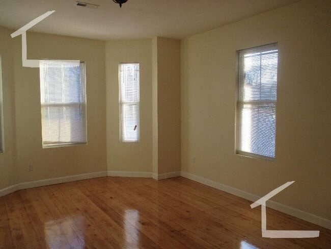 Photo - 225 Boylston St