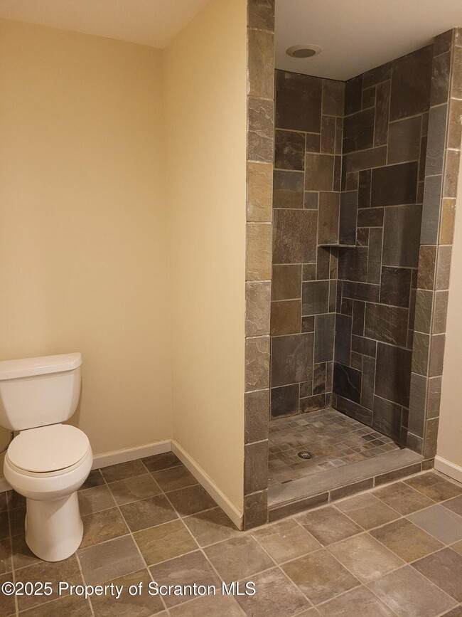 Photo - 1252 E Main St