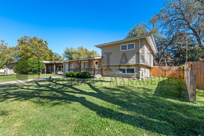 Photo - 1006 Paige St
