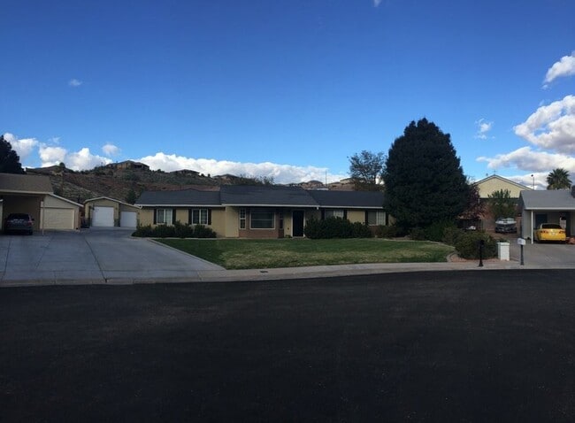 Photo - 1743 W Green Valley Ln