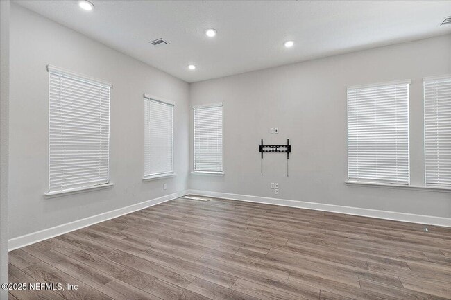 Photo - 7447 Loggerhead Ct