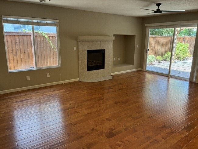 Photo - 1837 Hawkhaven Way