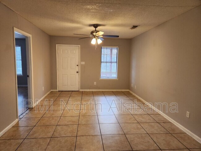 201 8th Ave SW Unit D