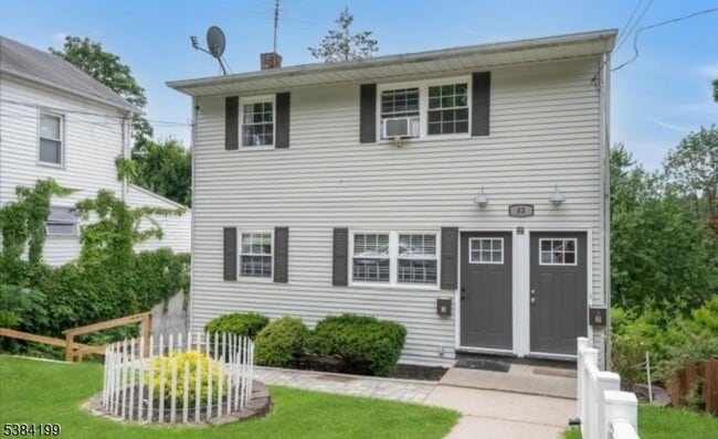 Photo - 83 Chestnut St