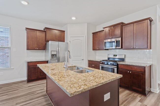 Photo - 2432 Fenimore Loop