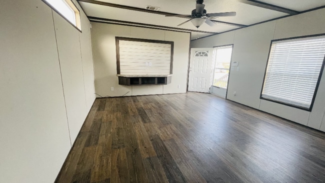 Photo - 2804 Halite Bend