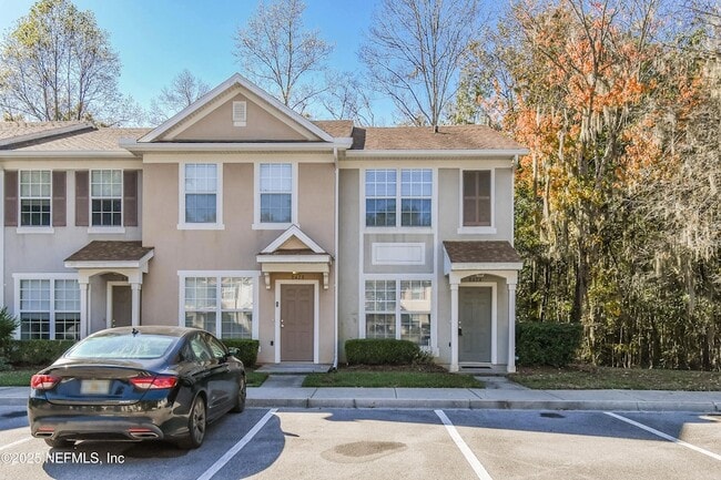 Building Photo - 8424 Thornbush Ct