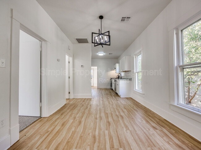 Photo - 811 W Wade St
