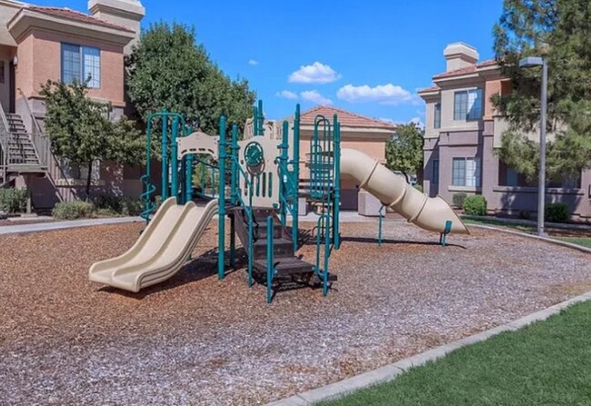 Photo - 1941 S Pierpont Unit 2093