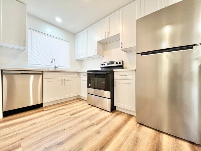 Photo - 1784 N. Sycamore Ave. Los Angeles, CA 90028 Unit 207