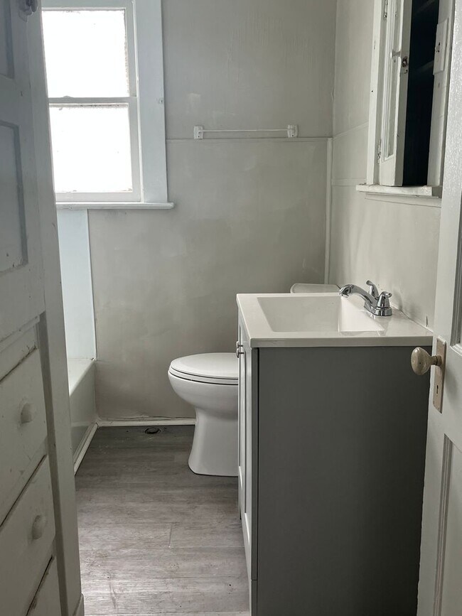 Photo - 11611 Fairport Ave Unit 11611 Fairport Ave - Down