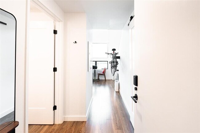 49 Navasota St Unit 209