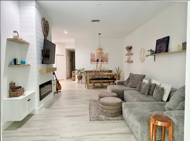 Photo - 1813 Wood Fern Dr