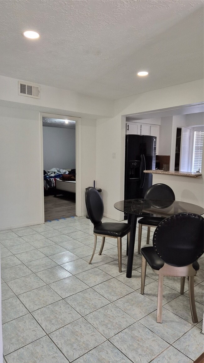 Photo - 8316 Beechnut St