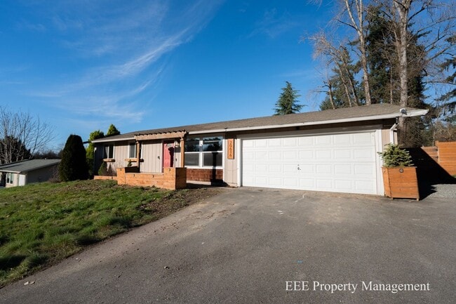 Photo - Cozy Redmond Rambler ready for move in NOW