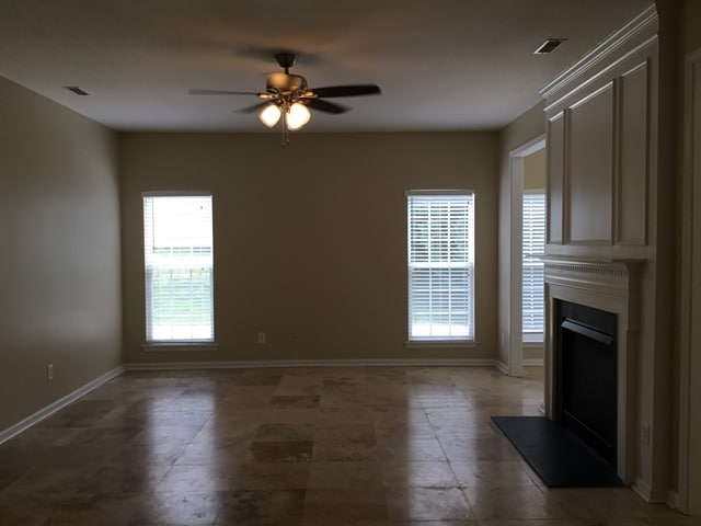 Photo - 1009 Yarrow St