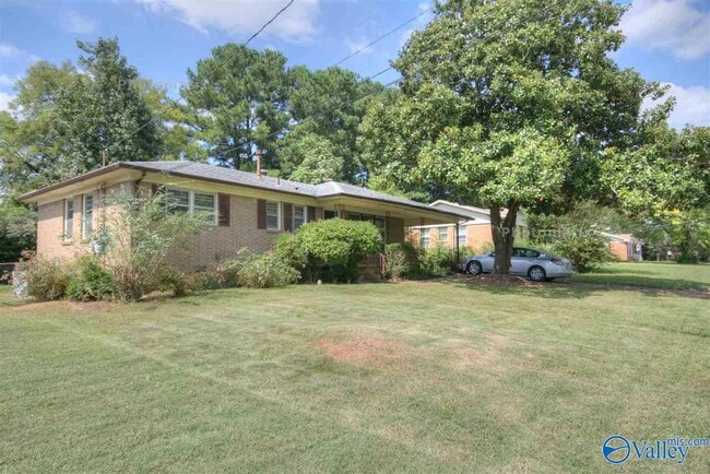 603 Austin Dr NW