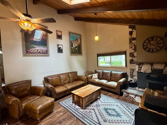 Photo - 19380 Pleasantview Dr