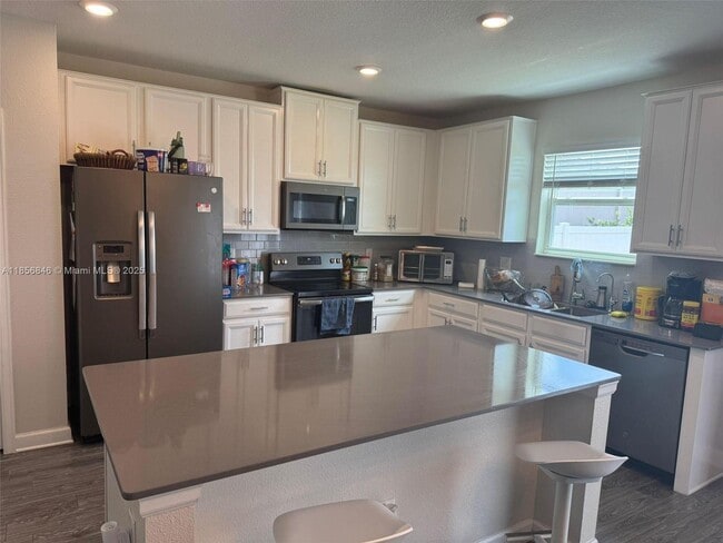 Photo - 144 Taft Dr