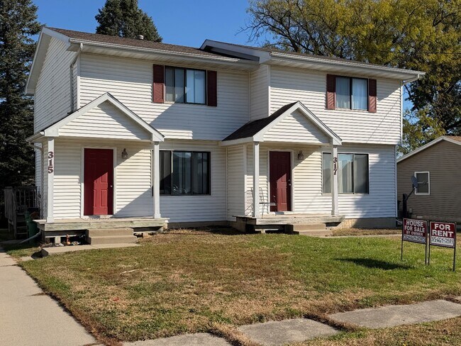 Photo - 315 E Van Dorn St