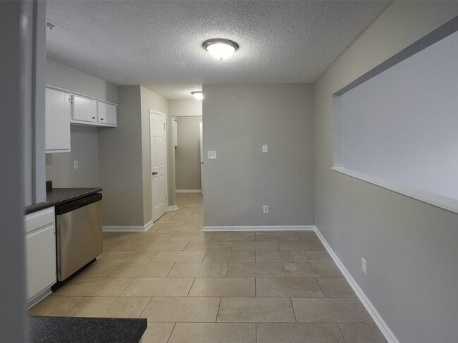 Photo - Great updated 4 bed, 2 bath home northeast of Memphis near Covington Pike.