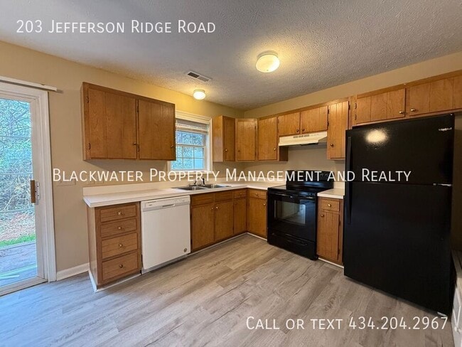 Photo - 203 Jefferson Ridge Rd