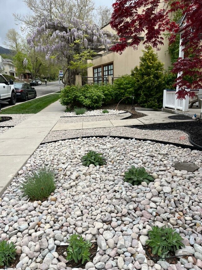 Photo - 1128 E 3rd Ave