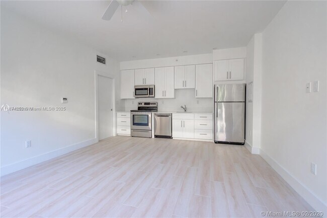 Photo - 940 Michigan Ave Unit 2