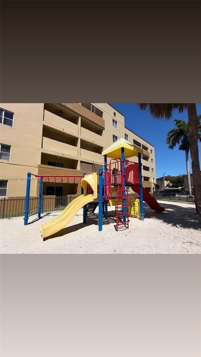 Photo - 14910 SW 82nd Terrace Unit 15-103