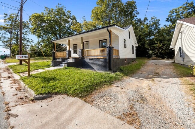 Photo - 1005 E Russell Ave