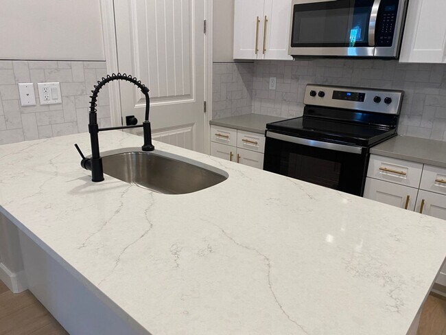 Italian Villages | 1-Bedroom, 1-Bath Basem... - Italian Villages | 1-Bedroom, 1-Bath Basem... House