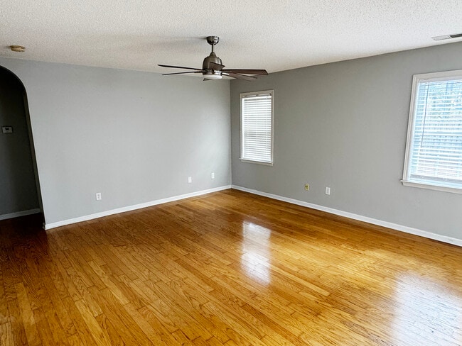 Photo - 1005 Dayton Ct