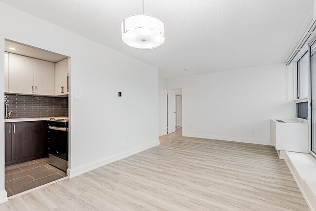 Photo - 201 Sherbourne St