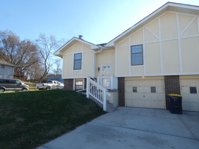 Building Photo - 7501 NW 82nd St