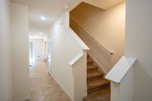 Photo - 1248 Yellow Finch Dr