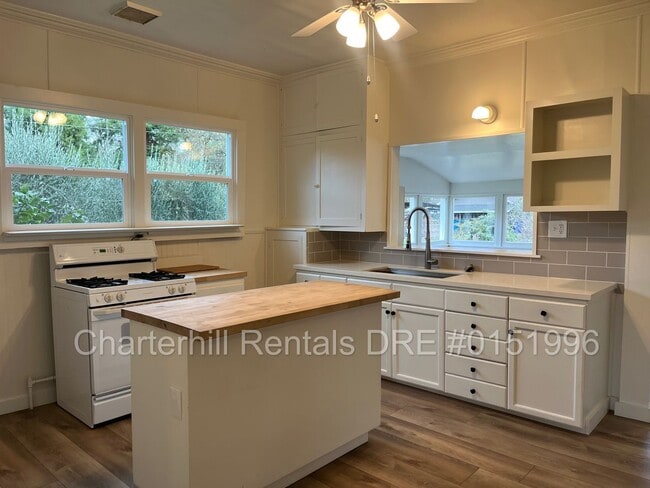 Photo - Wonderful, charming, home with large front porch in Kenwood