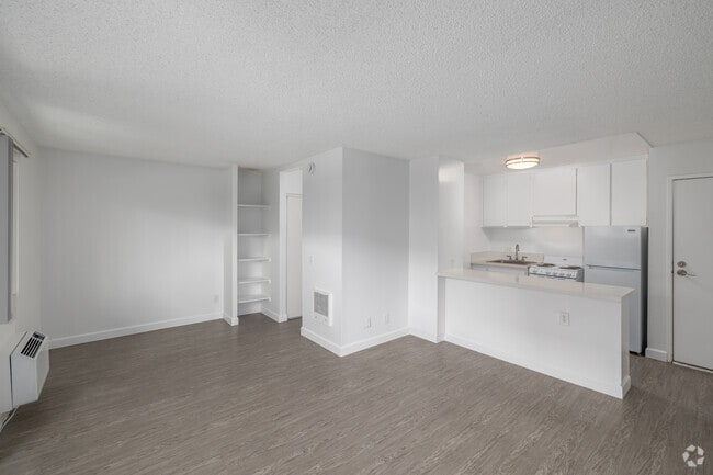 Studio - 450SF - Bedroom