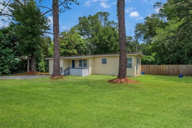 Building Photo - 799 S Pat Thomas Pkwy Rental
