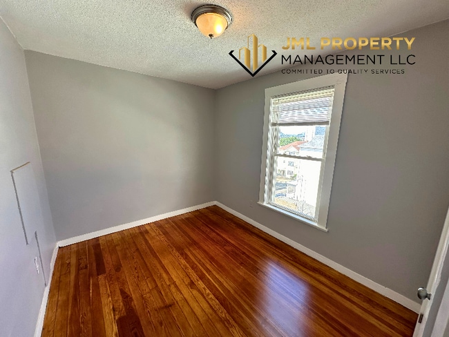 Photo - 321 Union St Unit 3N